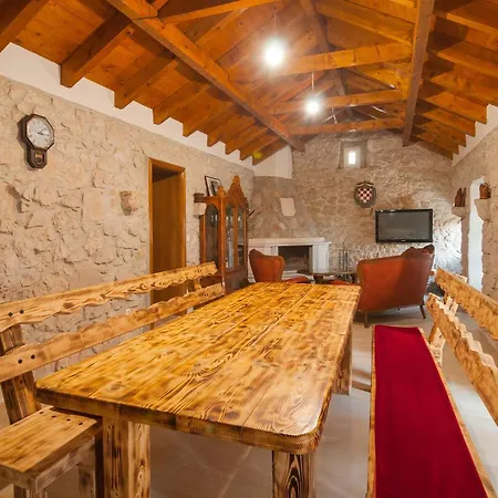 Holiday home Awesome In Slivno With Outdoor Swimming Pool
