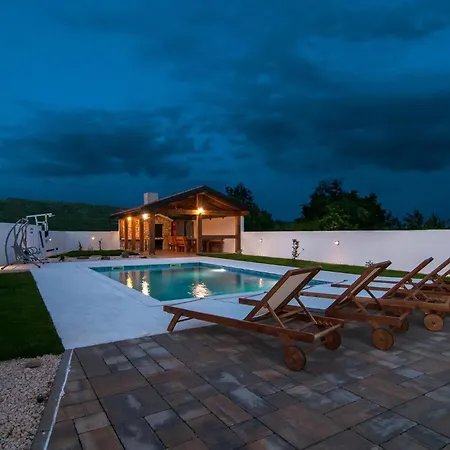 Holiday home Awesome In Slivno With Outdoor Swimming Pool