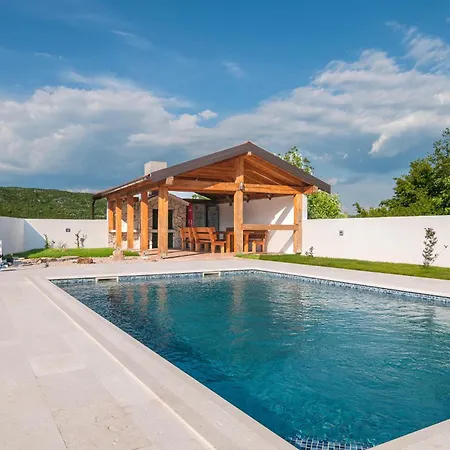 Awesome In Slivno With Outdoor Swimming Pool *