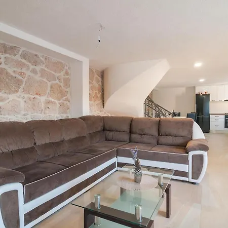Holiday home Awesome In Slivno With Outdoor Swimming Pool Grepe